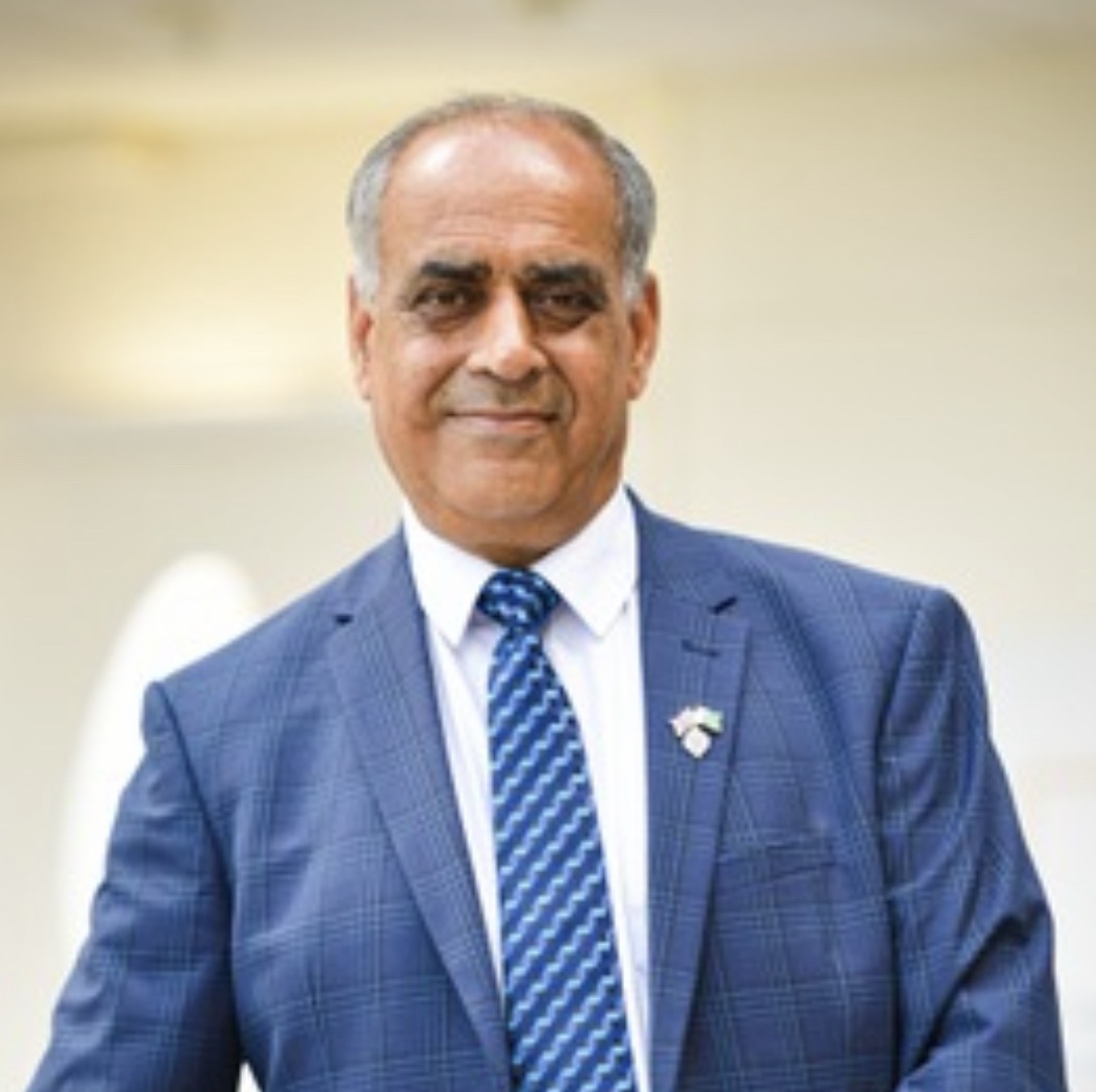Dr Amjad P